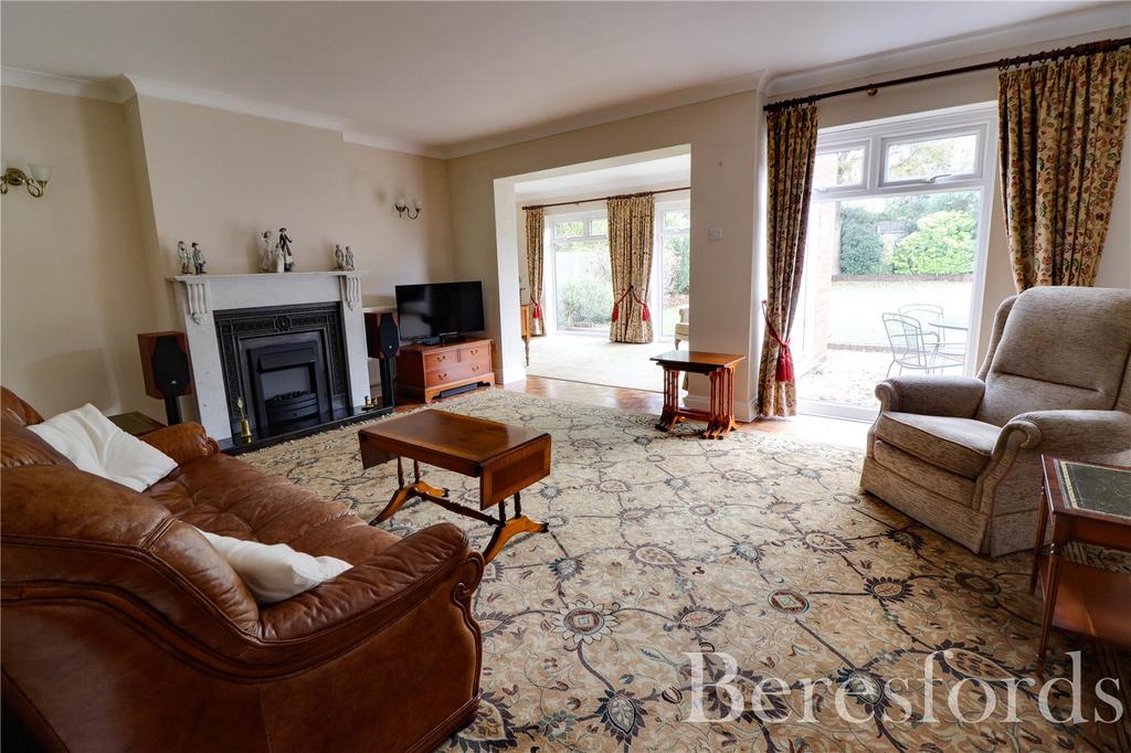 Mountnessing Road, Billericay, CM12 4 bed detached house for sale £
