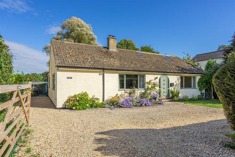 4 bedroom detached bungalow for sale - Upper Minety