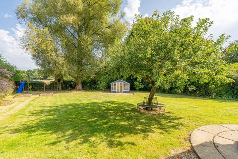 4 bedroom detached bungalow for sale, Upper Minety