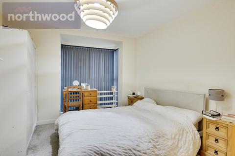 2 bedroom flat to rent, Ramsey House, York, YO31
