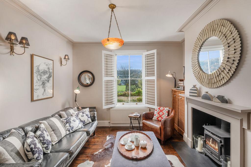 17 Coombe Road, Dartmouth, Living Room