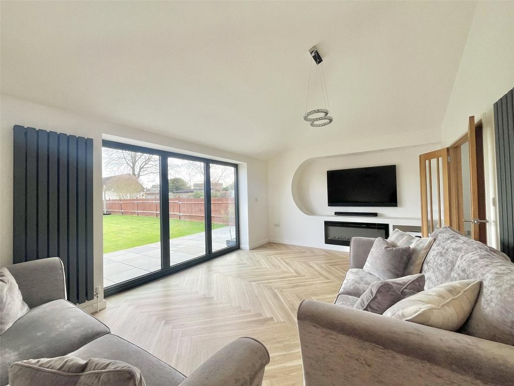 Wises Lane, Sittingbourne, Kent, ME10 4 bed bungalow for sale £550,000