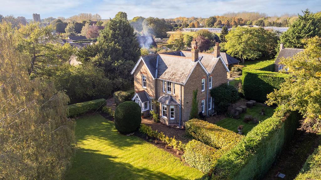 Church Road Willington Bedford, Bedfordshire, MK44 3PU 5 bed detached