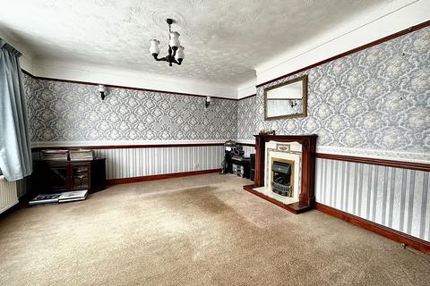 4 bedroom detached bungalow for sale, Wellington Close, Dibden Purlieu, SO45