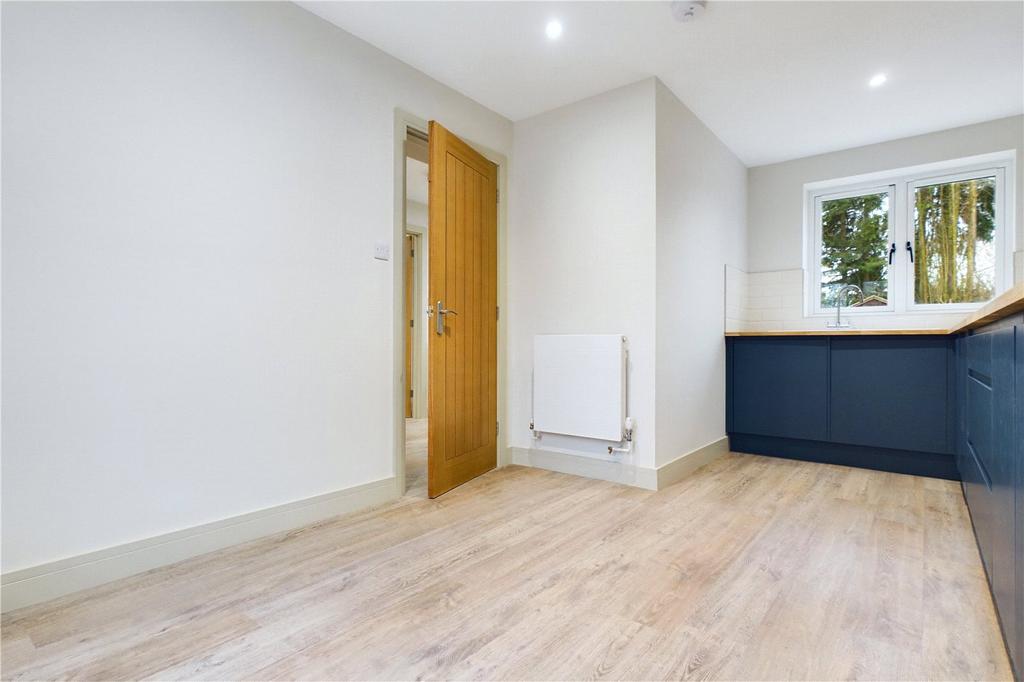 Kitchen/Dining Area