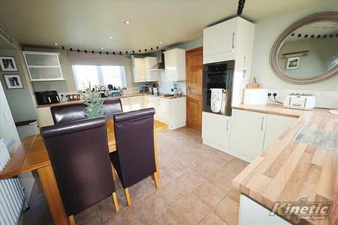 3 bedroom end of terrace house for sale, Priory View, Grundys Lane, Minting