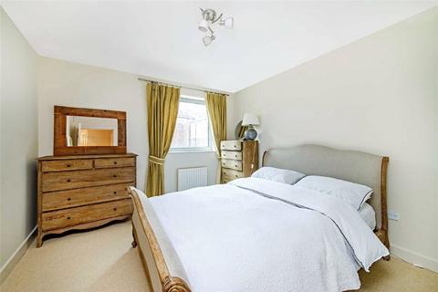 Flat 2, Dwyer House, 2 Townmead Road, London, SW6 2NZ