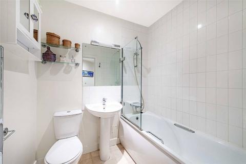 Flat 2, Dwyer House, 2 Townmead Road, London, SW6 2NZ