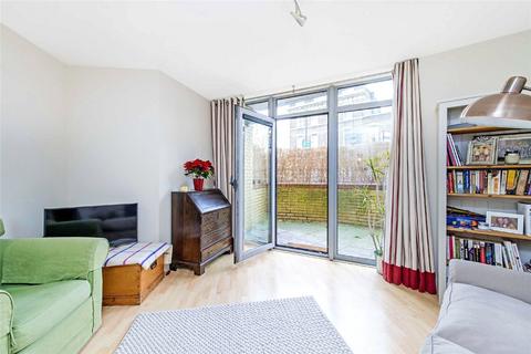 Flat 2, Dwyer House, 2 Townmead Road, London, SW6 2NZ