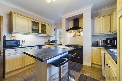 5 bedroom detached house for sale, Hare Hill, Addlestone, Surrey, KT15