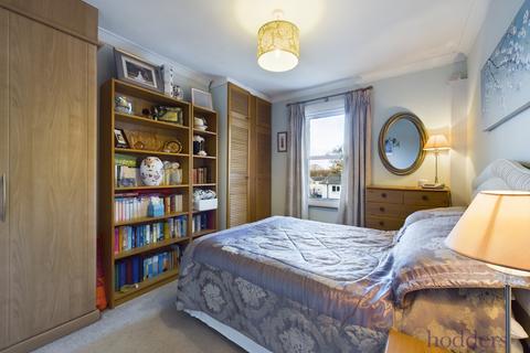 5 bedroom detached house for sale, Hare Hill, Addlestone, Surrey, KT15