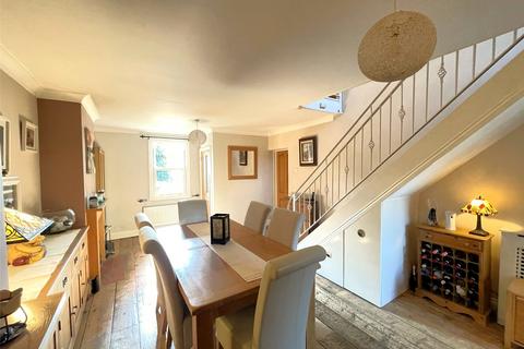 3 bedroom semi-detached house for sale, Forge Lane, Sunbury-On-Thames, TW16