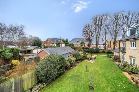 1 bedroom apartment for sale - Manygate Lane, Shepperton, Surrey, TW17