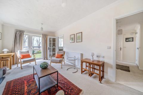 1 bedroom apartment for sale - Manygate Lane, Shepperton, Surrey, TW17