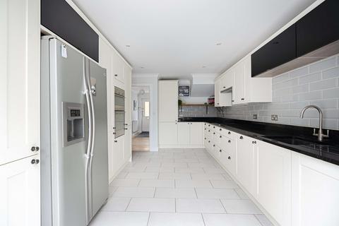 Oak Lodge Harvel Road, Meopham, Gravesend, DA13 0RN