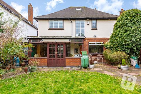 3 bedroom detached house for sale, Oaklands Avenue, Romford, RM1