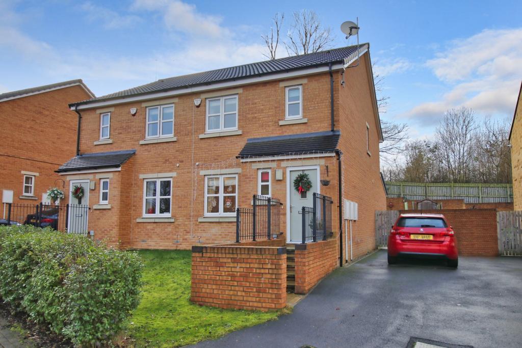 Cherry Tree Fold, Farsley, Pudsey, Leeds, LS28 3 bed semidetached
