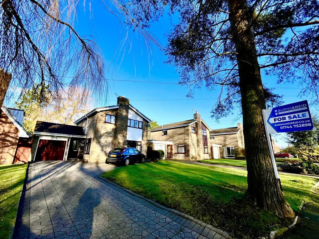 Burrows Lane, St Helens 4 bed detached house for sale £325,000