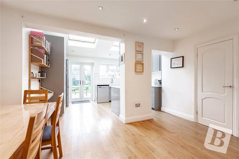 36 Hubbards Chase, Hornchurch, RM11 3DJ