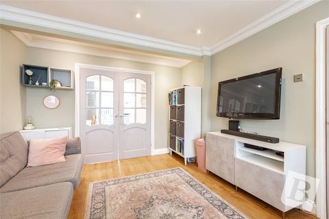 36 Hubbards Chase, Hornchurch, RM11 3DJ