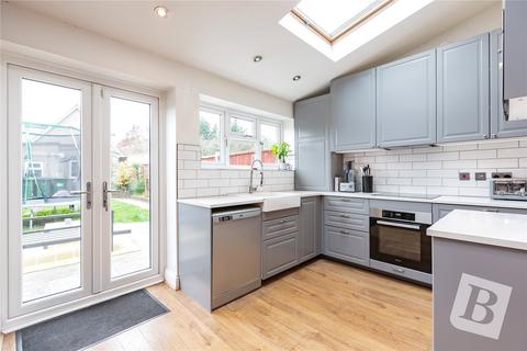 36 Hubbards Chase, Hornchurch, RM11 3DJ