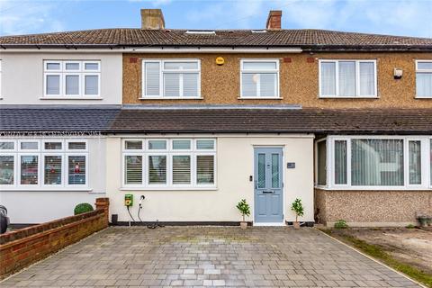 36 Hubbards Chase, Hornchurch, RM11 3DJ