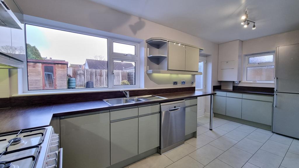 Welsh Road West, Southam, CV47 5 bed semidetached house for sale £