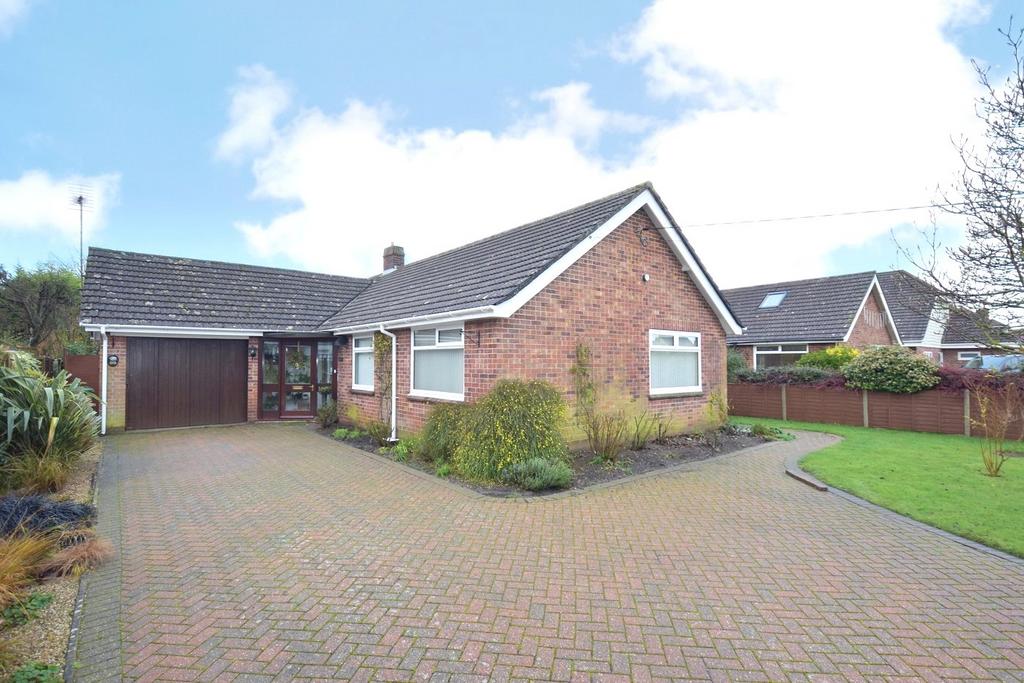 Bredfield Road, Woodbridge, Suffolk, IP12 3 bed bungalow for sale £