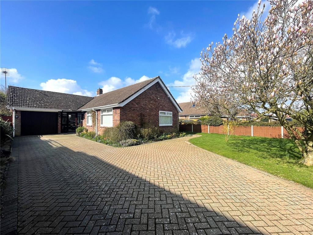 Bredfield Road, Woodbridge, Suffolk, IP12 3 bed bungalow for sale £