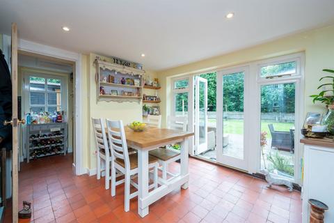 2, South Lodge Cottages Brighton Road, Lower Beeding, Horsham, RH13 6PS