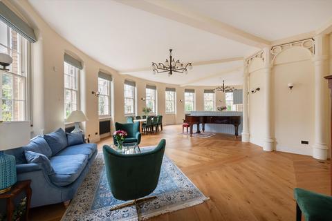 2 bedroom flat for sale, Upper Hampstead Walk, London, NW3