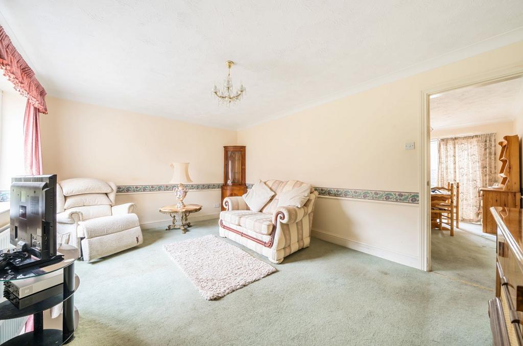 Tanbridge Park, Horsham, RH12 2 bed semidetached house for sale £380,000