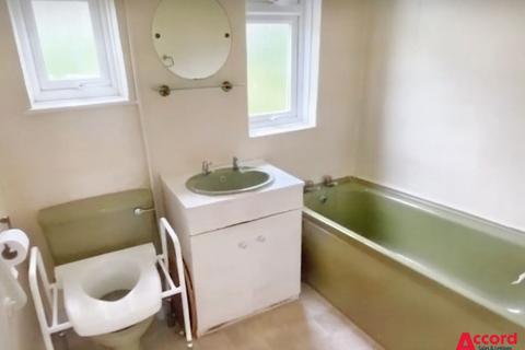 107 Carlton Road, Gidea Park, Romford, RM2 5AU