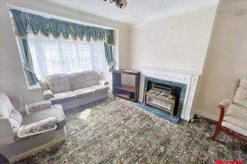 107 Carlton Road, Gidea Park, Romford, RM2 5AU