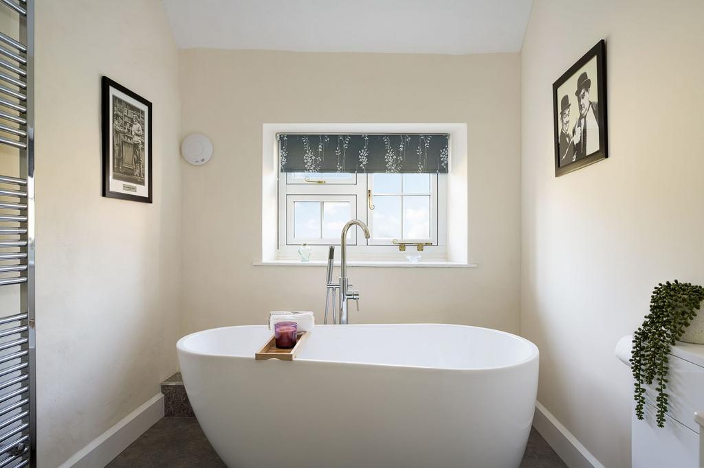 Ensuite to Master
