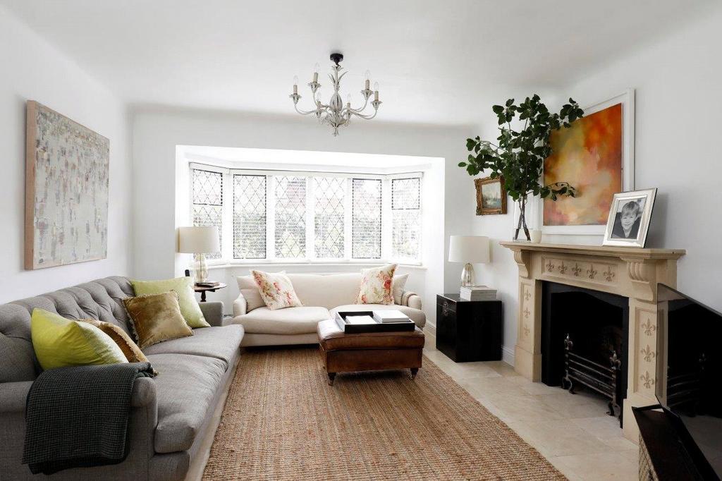 Front Lounge