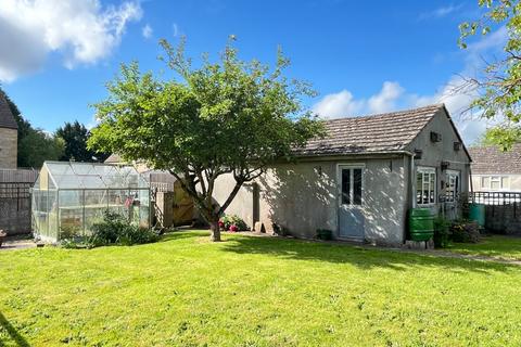 3 bedroom end of terrace house for sale, West End Gardens, Fairford, Gloucestershire, GL7