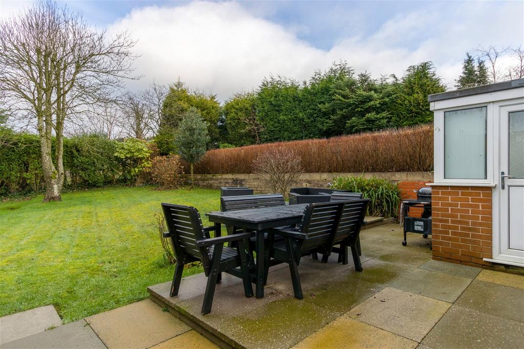 Brookside Avenue, Grotton, Saddleworth 2 bed semidetached bungalow for sale £250,000