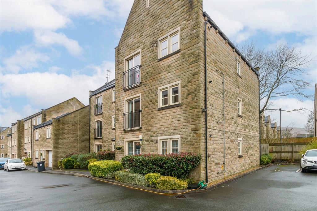 Rimmon Close, Greenfield, Saddleworth 2 bed apartment for sale £200,000