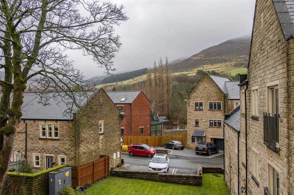 Rimmon Close, Greenfield, Saddleworth 2 bed apartment for sale £200,000