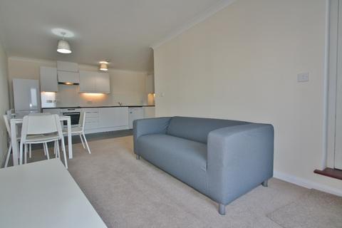 2 bedroom flat to rent, Crown Heights, Alencon Link, Basingstoke, RG21