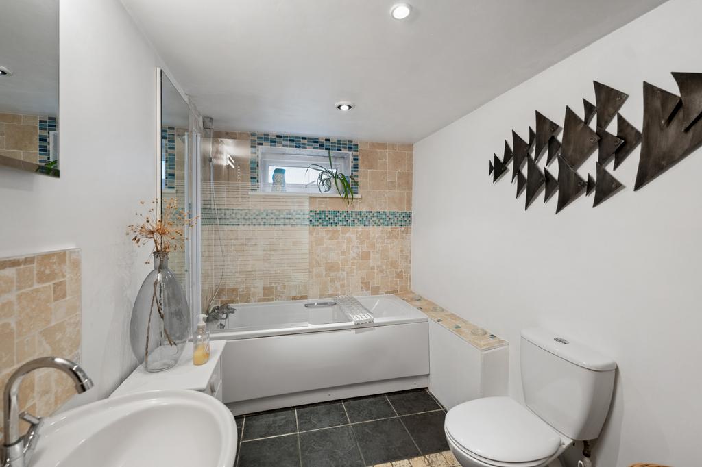 Annexe bathroom