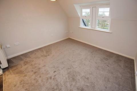 2 bedroom flat for sale - Wellington Road, Timperley, Altrincham, Cheshire, WA15