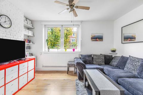 1 bedroom flat for sale, Maysoule Road, London, SW11