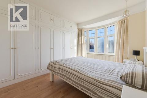 128 Bridgewood Road, Worcester Park, KT4 8XS