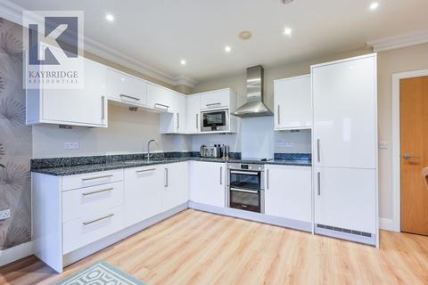 Flat 5, Swallow House Merchant Close, Epsom, KT19 0AF