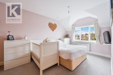 Flat 5, Swallow House Merchant Close, Epsom, KT19 0AF