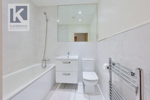 Flat 5, Swallow House Merchant Close, Epsom, KT19 0AF
