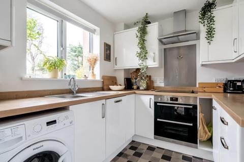 10 Abingdon Close, Thame, OX9 3GB