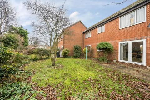 10 Abingdon Close, Thame, OX9 3GB